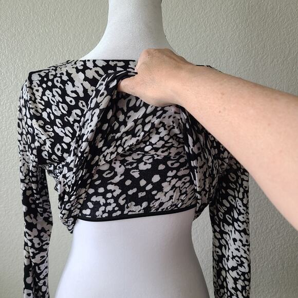 Max Mara Women's Blouse Size Medium Animal Print Lined Scoop neck Luxury - Picture 7 of 12